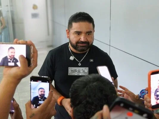Paga todo en efectivo, Francisco Sánchez convoca a la resistencia nacional contra la prohibición del efectivo
