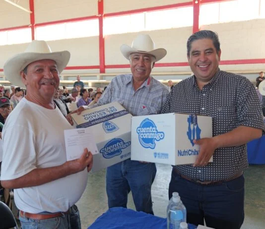 Arturo Zubía acompaña entrega del programa NutriChihuahua en Matamoros