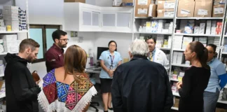 Sheinbaum pide revisar abasto de medicamentos oncológicos en visita a hospital